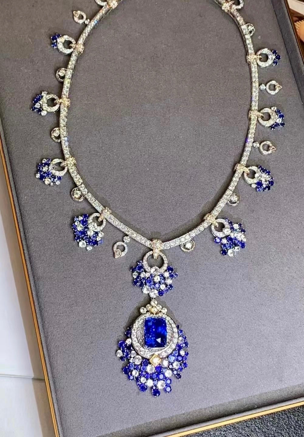 18K Lux sapphire diamond necklace